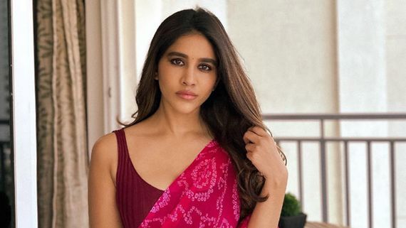 కోటు విప్పేసి నభా ఘోరమైన హాట్ షో: ఉప్పొంగిన ఎద సొంపుల నుంచి థైస్ వరకూ!