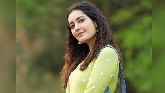 రోజురోజుకీ హాట్ డోస్ పెంచుతోన్న రాశీ ఖన్నా.. హీటెక్కిస్తోన్న నయా లుక్స్!