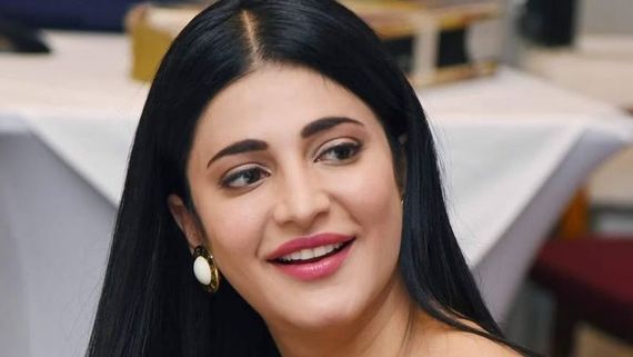  నువ్వు కన్యవేనా.. నీతో సహజీవనం చేయాలని ఉంది.. ఆ ప్రశ్నలకు శృతి హాసన్ దిమ్మదిరిగే సమాధానం!