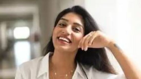 Supritha: చిన్న నిక్కరులో సురేఖావాణి కుమార్తె గ్లామర్ షో.. మరోవైపు అలాంటి అందాలతో..!