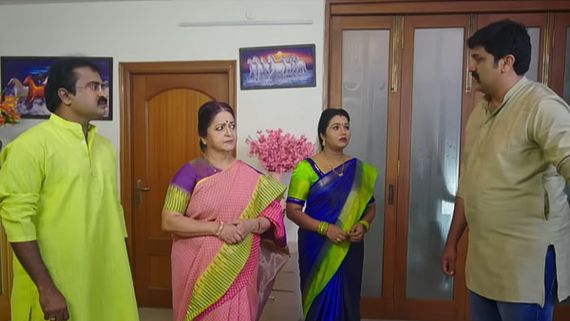 Intinti Gruhalakshmi: తులసి కోసం నందూ సాహసం.. అందరి ముందే ఏడుస్తూ.. దివ్యకు షాకిచ్చిన విక్రమ్