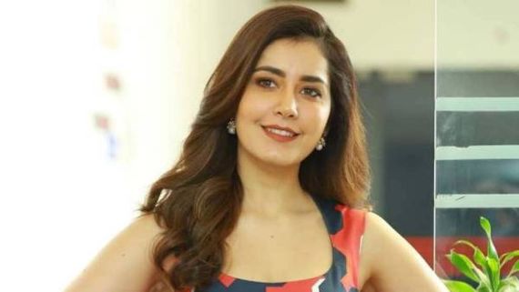స్పోర్ట్స్ బ్రాలో షాక్ ఇచ్చిన రాశీ ఖన్నా: అలాంటి పోజులో ఎన్నడూ చూడని హాట్ షో!