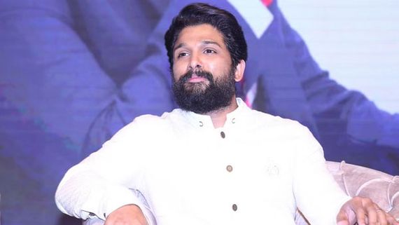 Allu Arjun: అభిమానులకు డబుల్ సర్‌ప్రైజ్ ఇవ్వబోతున్న బన్నీ.. లిస్టులో అఖిల్ డైరెక్టర్?