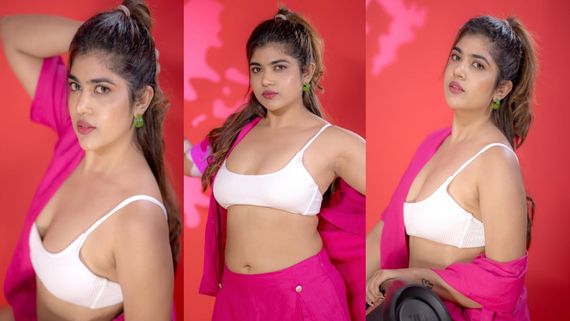 గ్లామర్ డోస్ పెంచేసిన రీతూ చౌదరి.. పింక్ డ్రెస్‌లో జబర్దస్త్ బ్యూటీ అరాచకం!