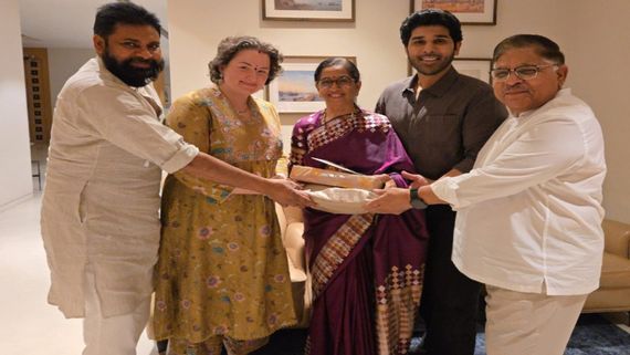 Allu Sirish- Nayanika Wedding: అల్లు శిరీష్- నయనికల పెళ్లి... పవన్ కళ్యాణ్‌కు అల్లు అరవింద్ ఆహ్వానం