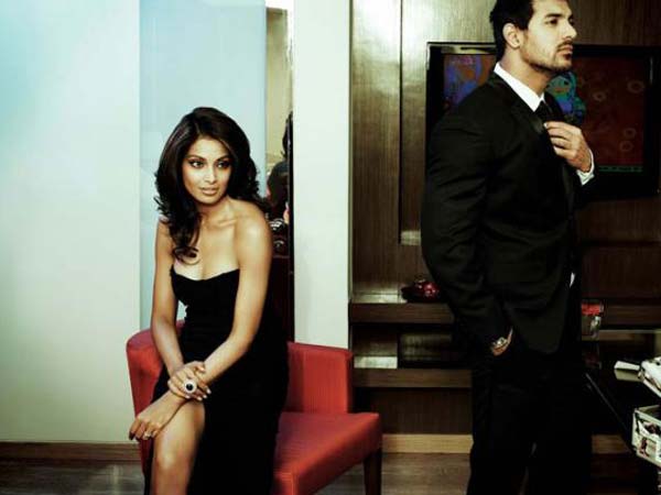 హాట్ జాన్,బిపాసా ఎఫైర్ అరుదైన ఫోటోలు(ఫోటో ఫీచర్)