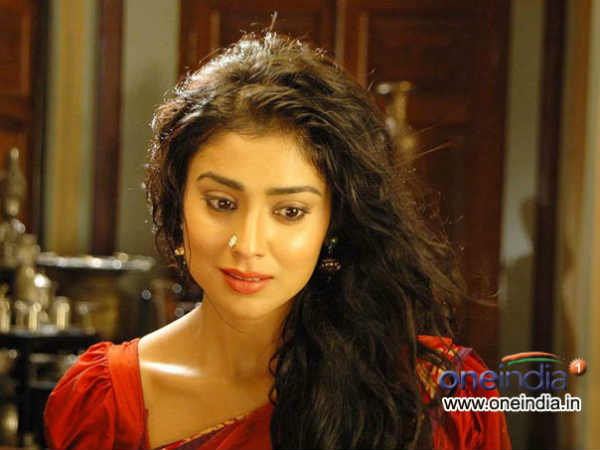  బాలీవుడ్‌ ‘బెర్త్’ దొరికిన మన హీరోయిన్స్ (ఫోటో పీచర్)