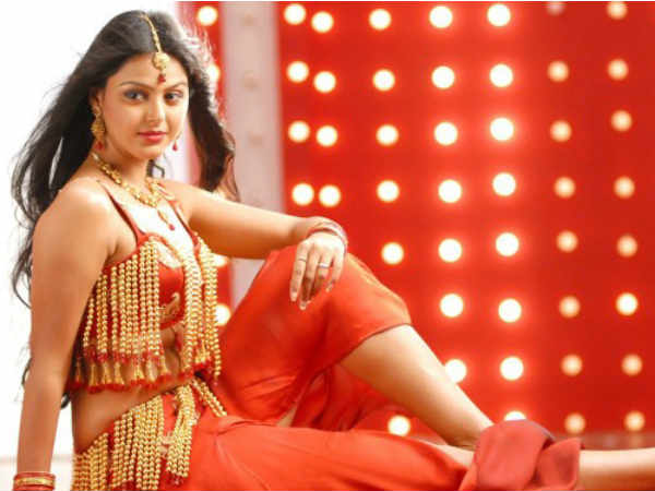 2012 లో పరిచయమైన కొత్త హీరోయిన్స్ వీరే(ఫోటో ఫీచర్)