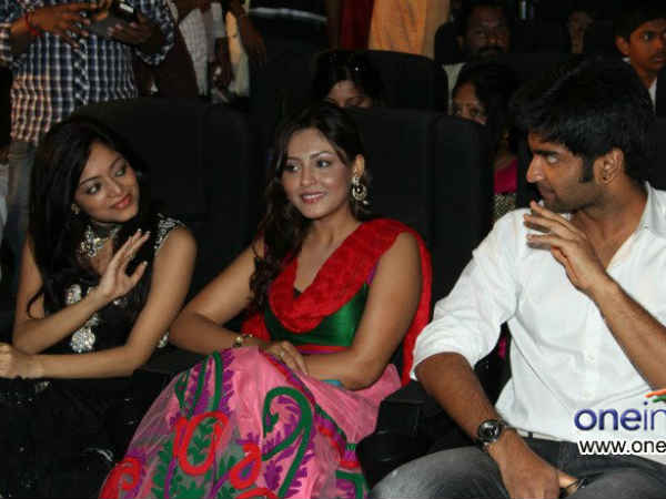 సూర్య,విక్రమ్ గెస్ట్ లుగా 'పరదేశి'ఆడియో (ఫొటోలు)