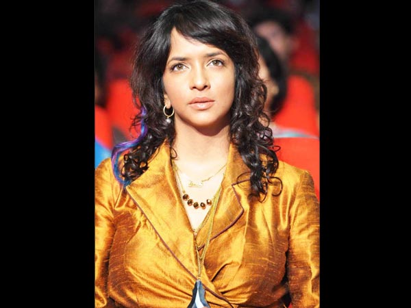 మంచు లక్ష్మి ప్రసన్న హాట్ ఫోటో షూట్(ఫోటోలు)