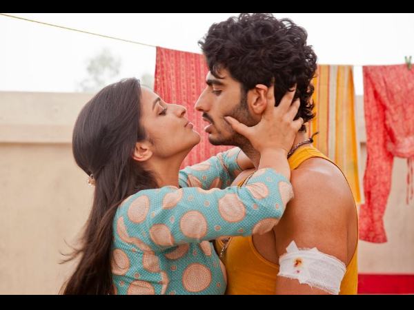 టాప్ 10 హాటెస్ట్ బాలీవుడ్ ఆన్ స్ర్రీన్ కపుల్ 2012