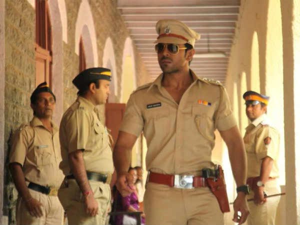 కేక పుట్టిస్తున్న ‘జంజీర్’ చరణ్, ప్రియాంక జంట (ఫోటోలు)