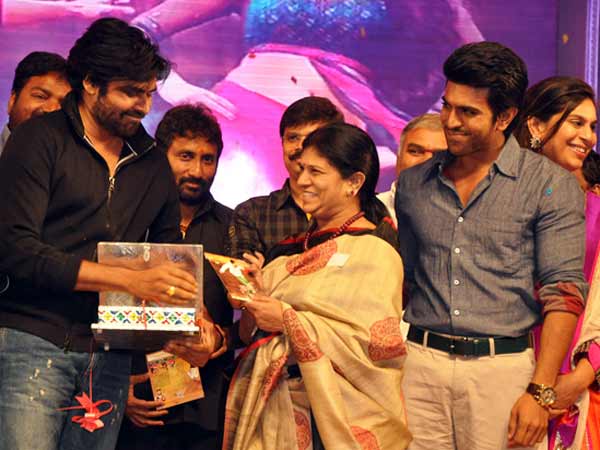 పవన్ గెస్ట్ గా... 'నాయక్‌' ఆడియో విడుదల విశేషాలు (ఫొటోలతో)