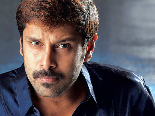 తన దర్శకులు,తోటి హీరోలపై రజనీ కామెంట్స్ (ఫోటో ఫీచర్)