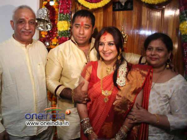 హీరోయిన్ బెదిరింపులు-కోర్టుకెక్కిన బాధితుడు(ఫోటో ఫీచర్)