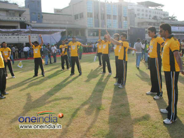 చారిటీ మ్యాచ్‌లో అదగరొట్టిన టాలీవుడ్ టీం (ఫోటో ఫీచర్)