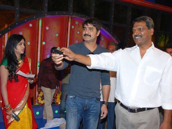 జూ ఎన్టీఆర్ @ లక్కు కిక్కు...(ఫోటోలు)