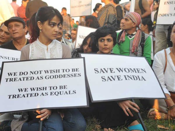 ఢిల్లీ రేప్ : సినీతారల నిరసన ప్రదర్శన(ఫోటోలు)