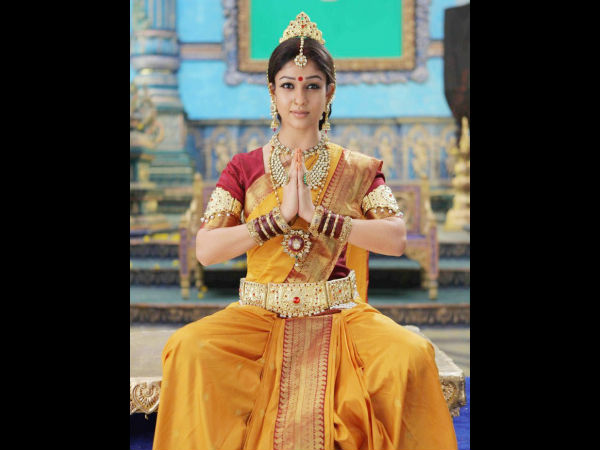 న్యూ ఇయిర్ నైట్ : మన హీరోయిన్స్...ఎక్కడ..ఎవరితో?? (ఫోటో ఫీచర్)