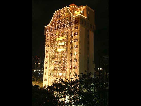 సినీ స్టార్స్.... వారి లగ్జరీ నివాసాలు(ఫోటో ఫీచర్)