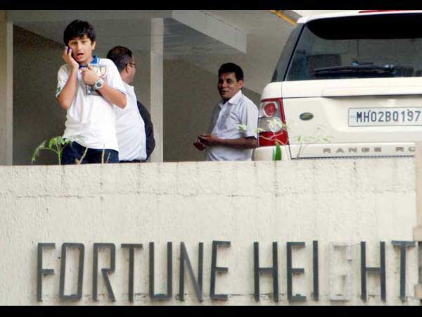 సినీ స్టార్స్.... వారి లగ్జరీ నివాసాలు(ఫోటో ఫీచర్)