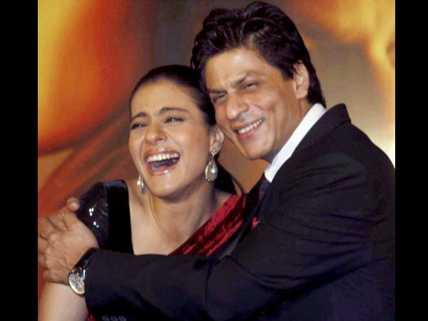  రొమాంటిక్ జోడీ షారుక్-కాజోల్....రేర్ ఫోటోలు