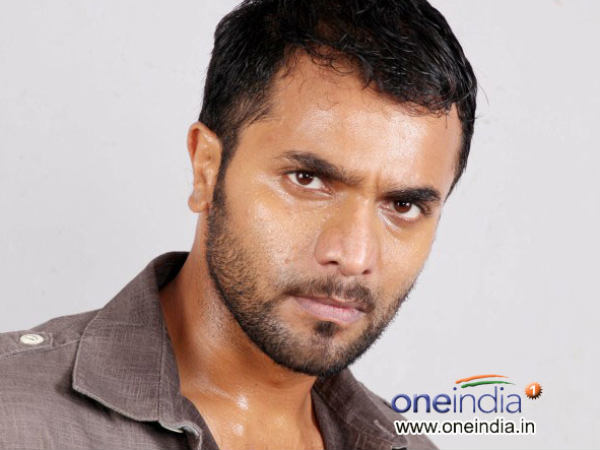 పొటీషియన్, క్రికెటర్‌తో పెద్దబాసు ఇంట్లో ప్రియమణి?