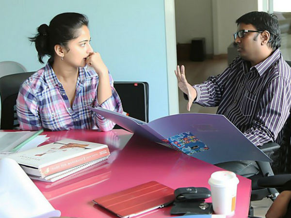 అనూష్క ‘రుద్రమ దేవి’వర్కింగ్ స్టిల్స్ (ఫోటోలు)