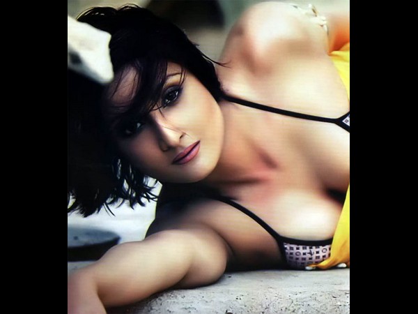 బిగ్‌బాస్-6 విన్నర్ ఊర్వశి (హాట్ ఫోటోలు)