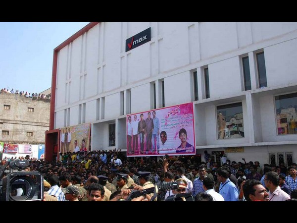 ‘నాయక్’ సక్సెస్ టూర్ విశేషాలు (ఫోటోలతో...)