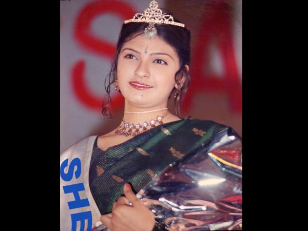 కామసూత్ర లేడీ ‘షెర్లిన్ చోప్రా’ చిన్ననాటి, రేర్ ఫోటోస్