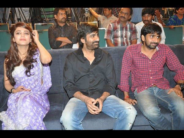 నా లాగే జీరో నుంచి హీరోగా ఎదిగారు : రవితేజ (ఫోటో ఫీచర్)