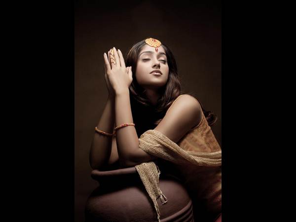 హాట్ ఇలియానా గుర్రం సవారి(ఫోటో ఫీచర్)