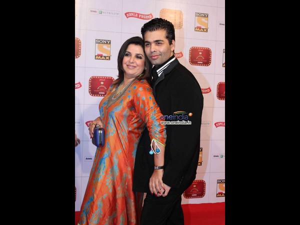 అనుష్క, విద్య, ప్రియాంకలను అమితాబ్ ముద్దులు(ఫోటో ఫీచర్)