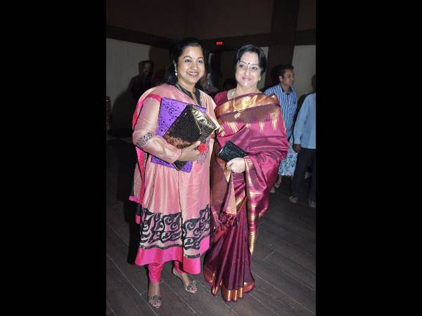 సిని సెలబ్రెటీలతో... వై.వి విజయ కుమార్తె వివాహ రిసెప్షన్ (ఫోటో ఫీచర్)