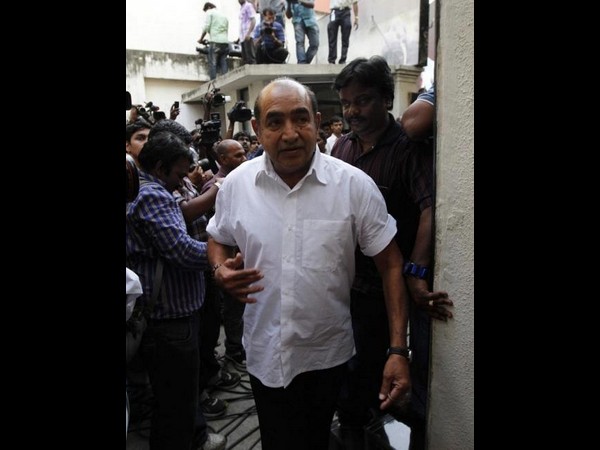 కమల్ ఆఫీసుకు సినీతారల క్యూ...(ఫోటో ఫీచర్)