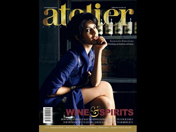 మేగజైన్లపై...పురి విప్పిన హీరోయిన్ల అందాలు(ఫోటోలు)