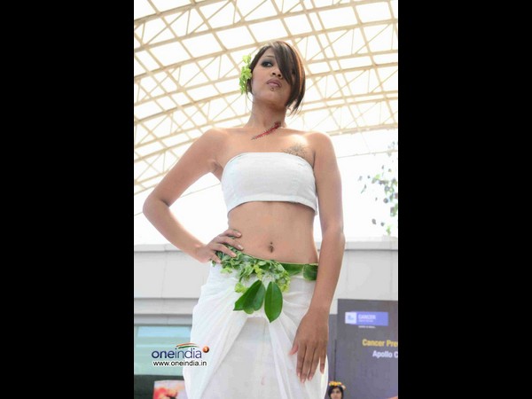 హాట్ హీరోయిన్ శ్రీయ@ అపోలో ఫ్యాషన్ షో