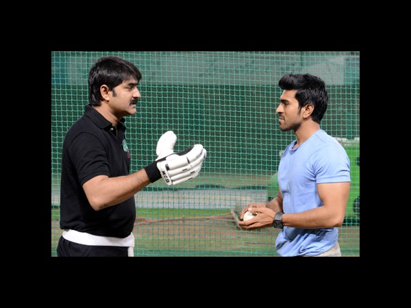 క్రికెట్ ప్రాక్టీస్ లో 'రామ్ చరణ్ అండ్ కో' రచ్చ (ఫోటోలతో...)