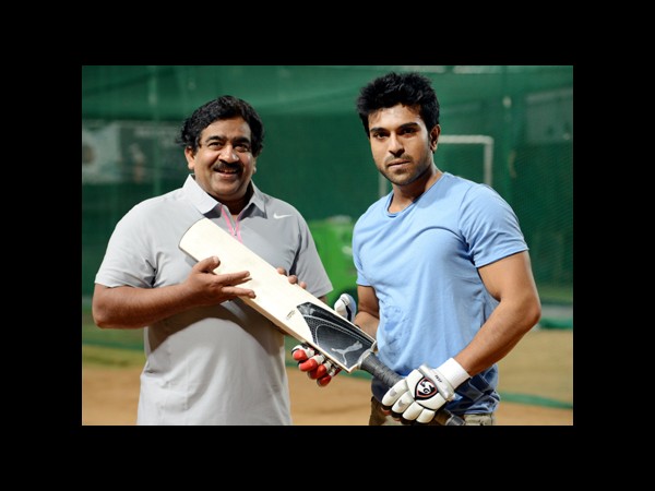 క్రికెట్ ప్రాక్టీస్ లో 'రామ్ చరణ్ అండ్ కో' రచ్చ (ఫోటోలతో...)