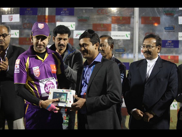 సిసిఎల్ 3: క్రికెట్ లోనూ వెంకటేష్ హిట్ (ఫోటోలతో..)