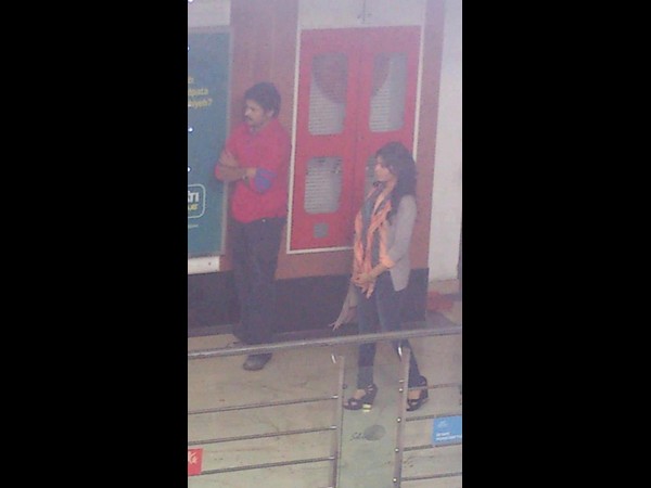  సమంతను కాపాడిన పవన్ కళ్యాణ్ (ఆన్ లొకేషన్ స్టిల్స్)