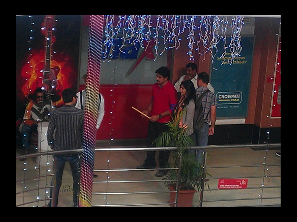  సమంతను కాపాడిన పవన్ కళ్యాణ్ (ఆన్ లొకేషన్ స్టిల్స్)