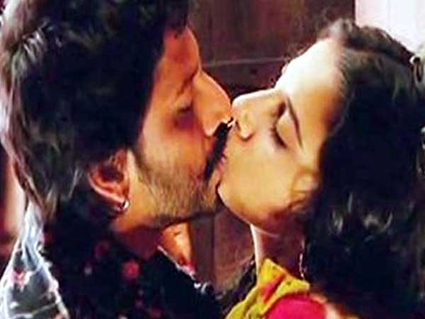 లిప్ లాక్ లతో రెచ్చిపోయిన హీరో,హీరోయిన్స్ (ఫోటోలు)