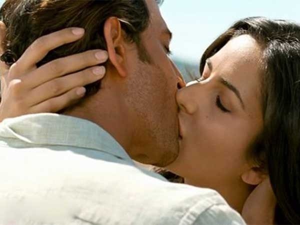 లిప్ లాక్ లతో రెచ్చిపోయిన హీరో,హీరోయిన్స్ (ఫోటోలు)