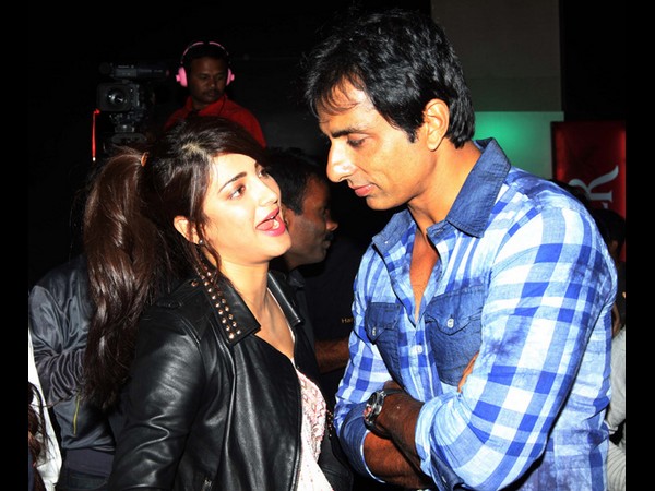  సిసిఎల్ 3 తర్వాత పార్టీ....హాట్ హీరో,హీరోయిన్స్ (ఫోటోలు)