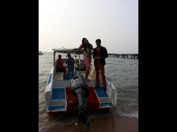 బికినీ పాపలతో అల్లరి నరేష్ ‘కెవ్వుకేక’@ బ్యాంకాక్(ఫోటోలు)