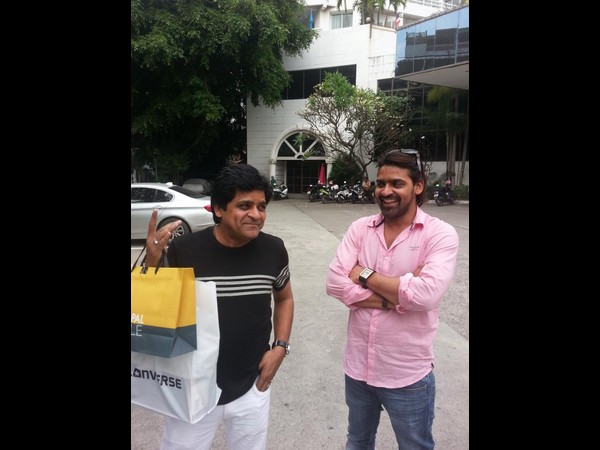 బికినీ పాపలతో అల్లరి నరేష్ ‘కెవ్వుకేక’@ బ్యాంకాక్(ఫోటోలు)