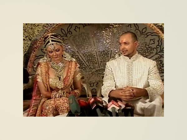 స్టార్ హీరోను ‘ఐటం బాంబ్’ అంటూ సెక్సీలేడీ కామెంట్!