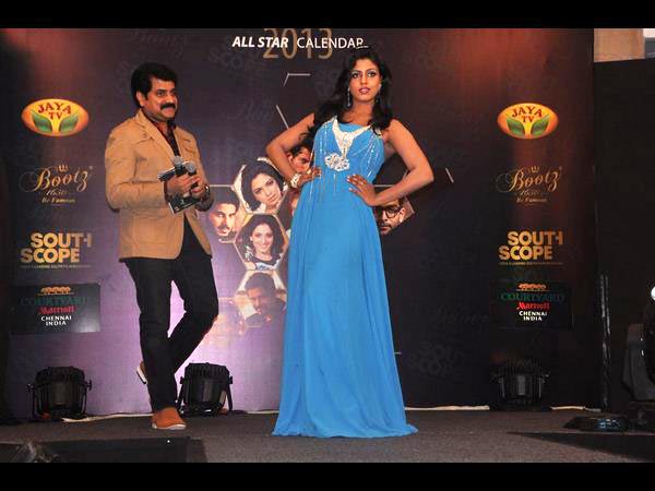 హీరోయిన్లు సెక్సీగా @ సౌత్ స్కోప్ క్యాలెండర్ లాంచ్(ఫోటోలు)